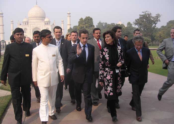 Taj Mahal Tour Guide - Travelers Gallery