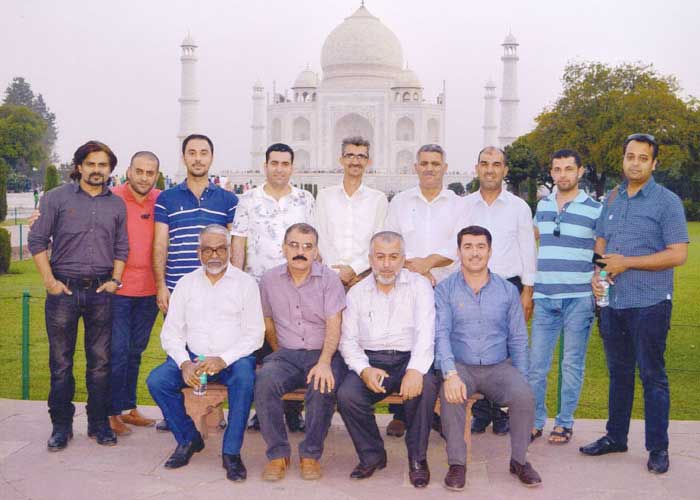 Taj Mahal Tour Guide - Travelers Gallery