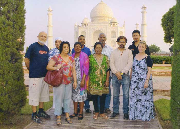 Taj Mahal Tour Guide - Travelers Gallery