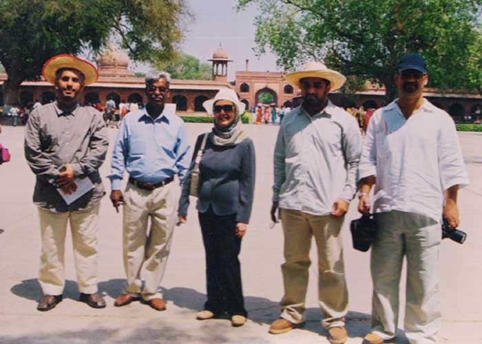 Taj Mahal Tour Guide - Travelers Gallery