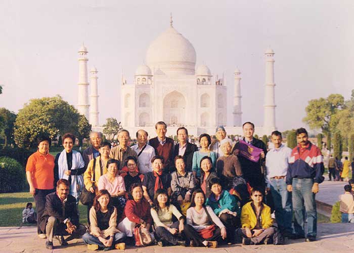 Taj Mahal Tour Guide - Travelers Gallery