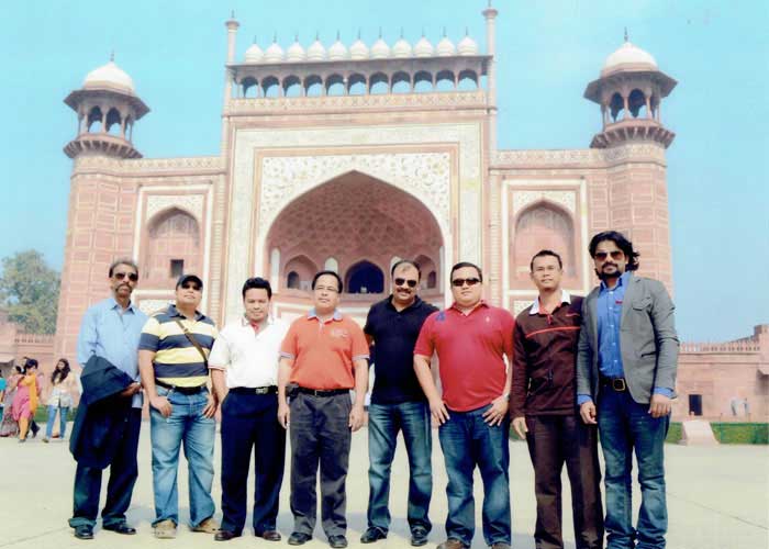 Taj Mahal Tour Guide - Travelers Gallery