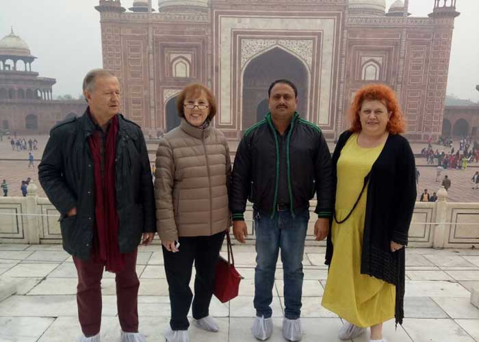 Taj Mahal Tour Guide - Travelers Gallery