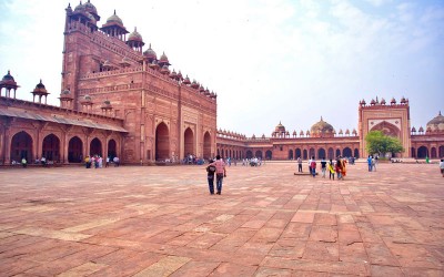 Same Day Taj Mahal and Fatehpur Sikri Tour by Car from Delhi