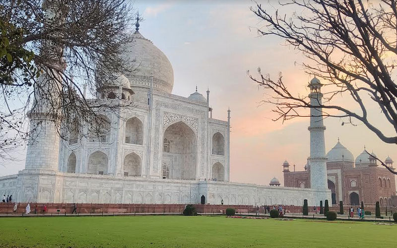 Private Guided Tour of Agra from Delhi by Car