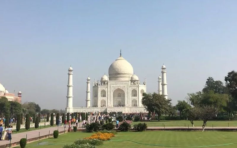 Taj Mahal Agra Same Day Tour by Gatimaan Express Train from Delhi