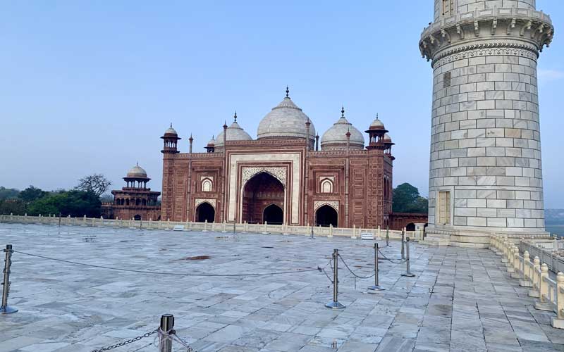 Taj Mahal Agra Same Day Tour by Gatimaan Express Train from Delhi